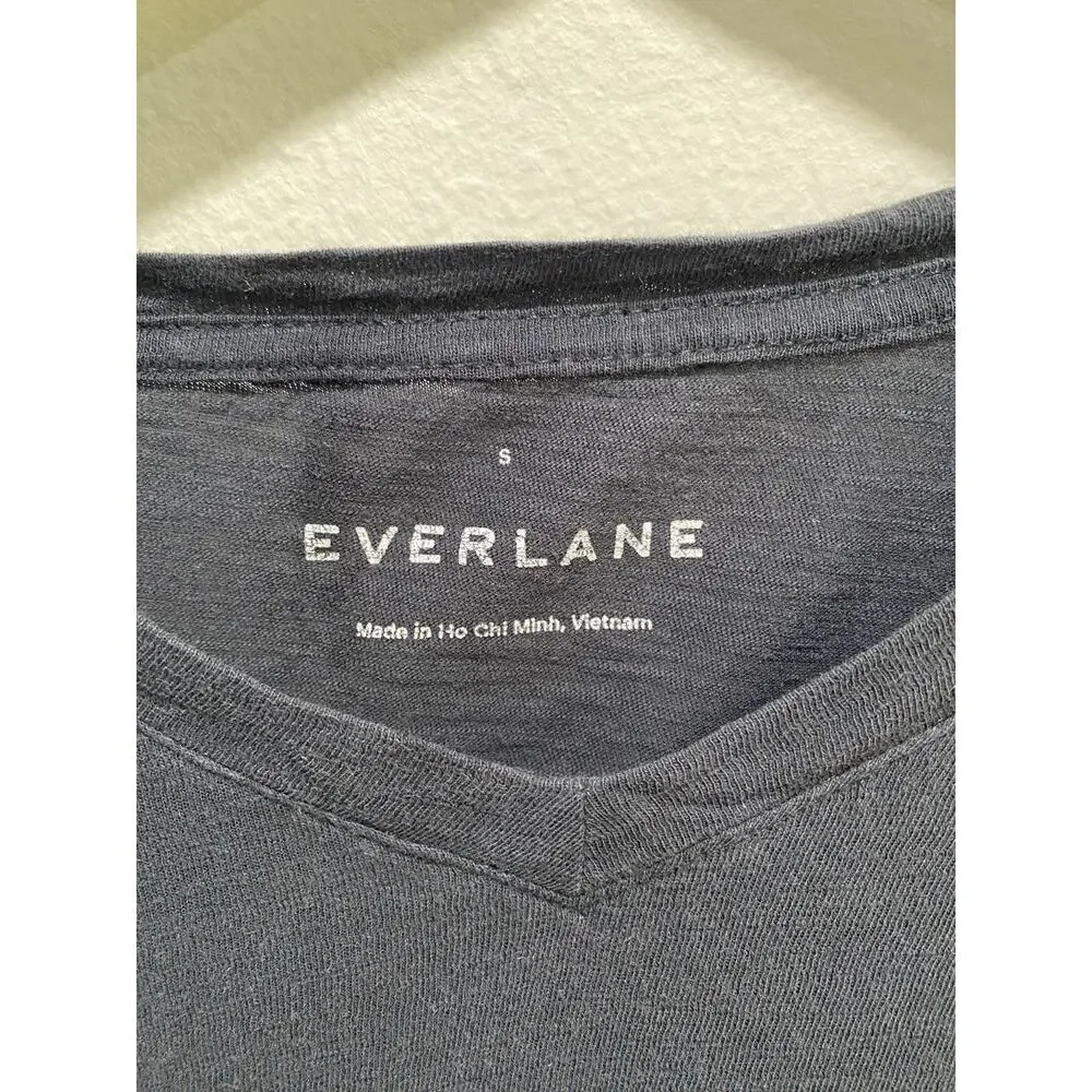 Everlane Men's Black Soft V-Neck Cotton Lightweight Short Sleeve T-Shirt Size S - Picture 4 of 7